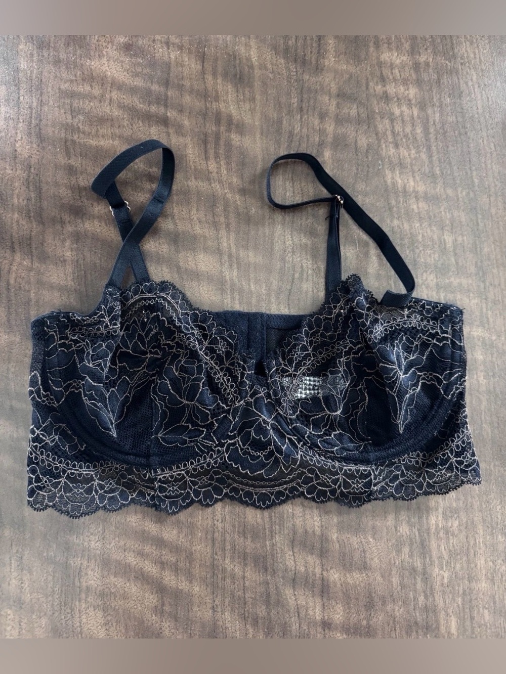Never Worn: Skarlet Blue Sz 32C Black Lace Sheet Wired Bra
